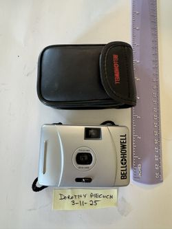 Bell & Howell Focus Free 35 mm Camera & Case