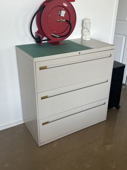 File cabinet