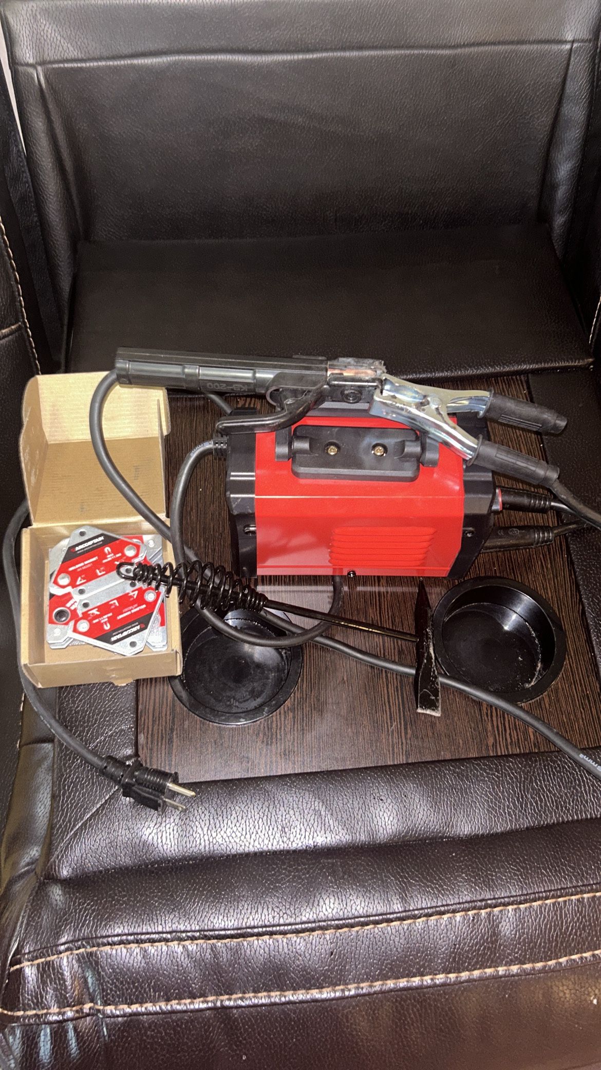 Brand New Welder 110 ARCCAPTAIN with ARROW WELDING MAGNETS 🧲