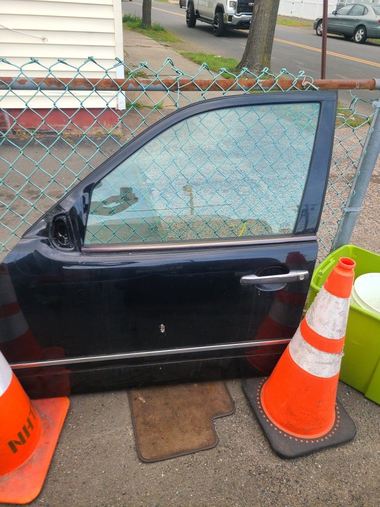 1998 Mercedes Benz 430 Front Driver Side Door Shell With Glass