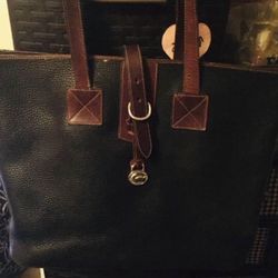 DOONEY & BURKE TOTE