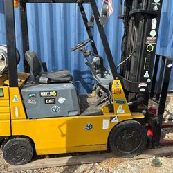 Caterpillar Forklift