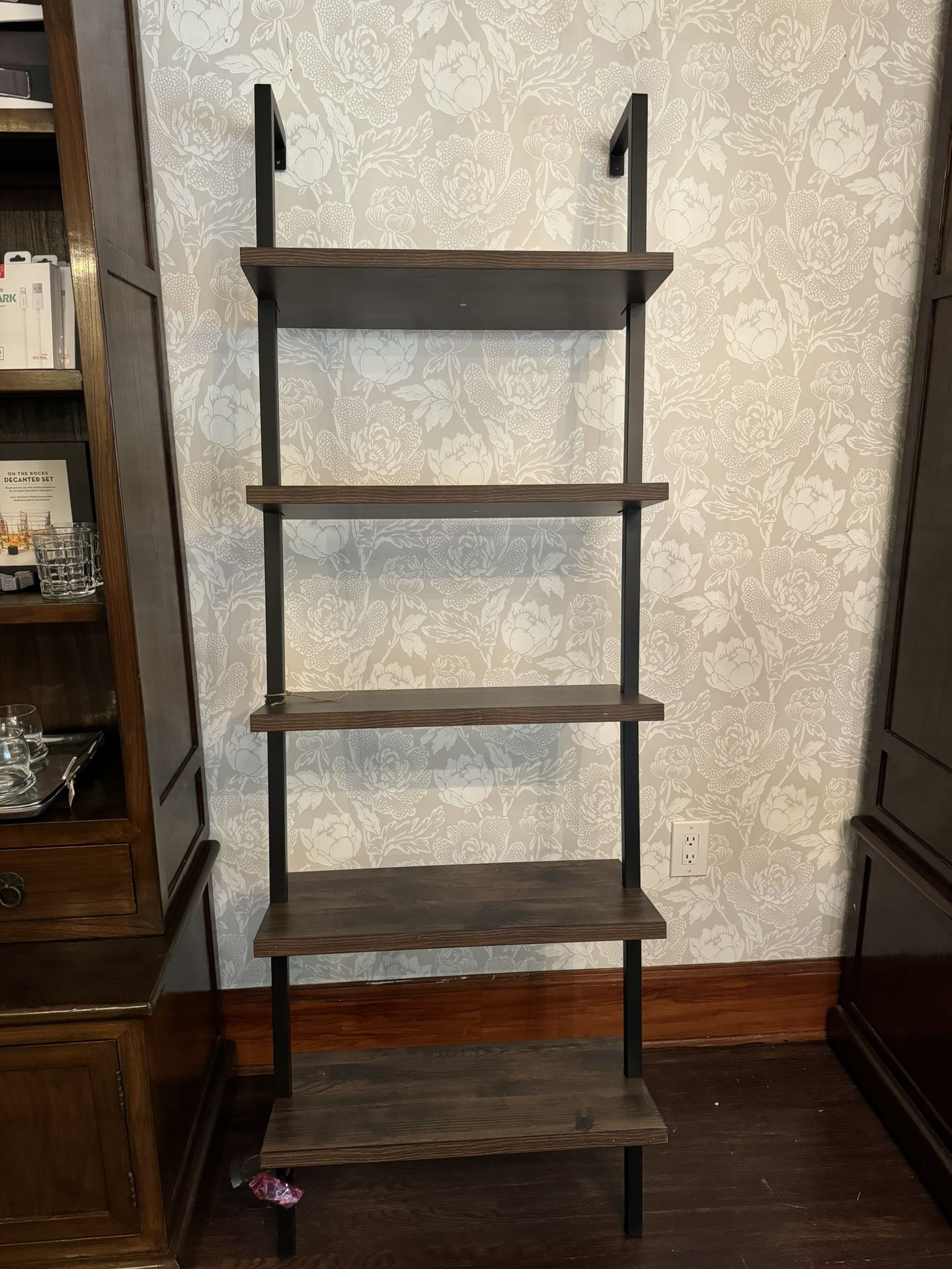 Mounted 6 Shelf Unit