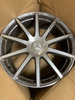 Mercedes Benz Wheel Rim 21”