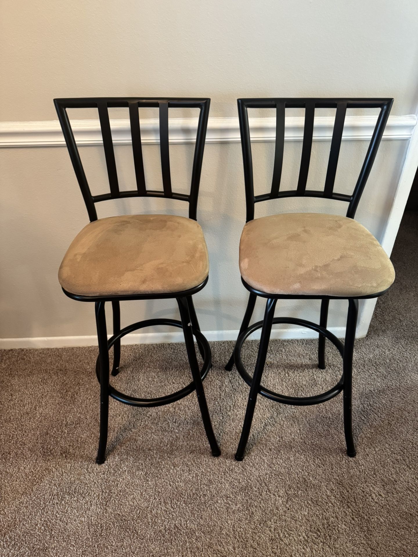 2 High Stools 