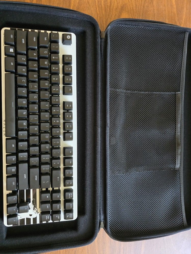 Razer Blackwidow Lite Starwars Stormtrooper Edition And Atheris Mouse