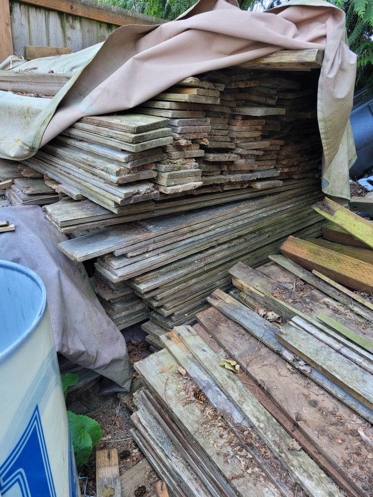 1"×8"×6' Used Cedar Fence Pickets And 4x4 Posts