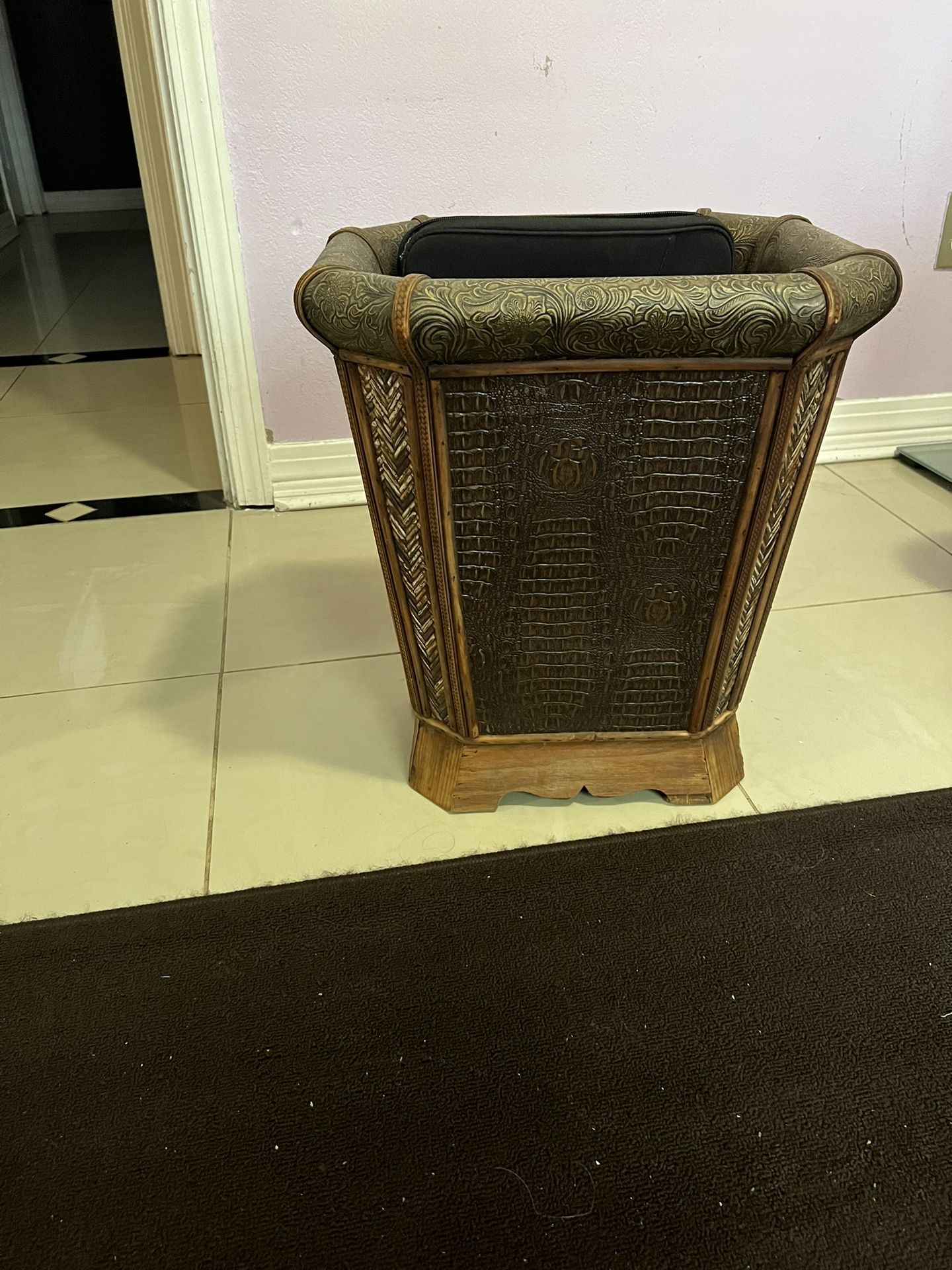 Vantage Flower Pot Holder. Can Be Used Also As An Garbage Can Or An Embrelles Holder Embrelles Holder