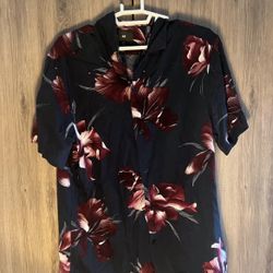 Navy/Maroon Flower Button Up Short Sleeve Shirt - Men's Size M