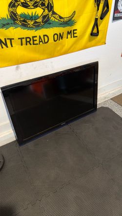 Toshiba tv.  No idea on specs