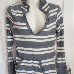 GUESS Long Sleeve Sz L (Small) Pullover Top Hoodie White/Gray Stripe w/ pocket 