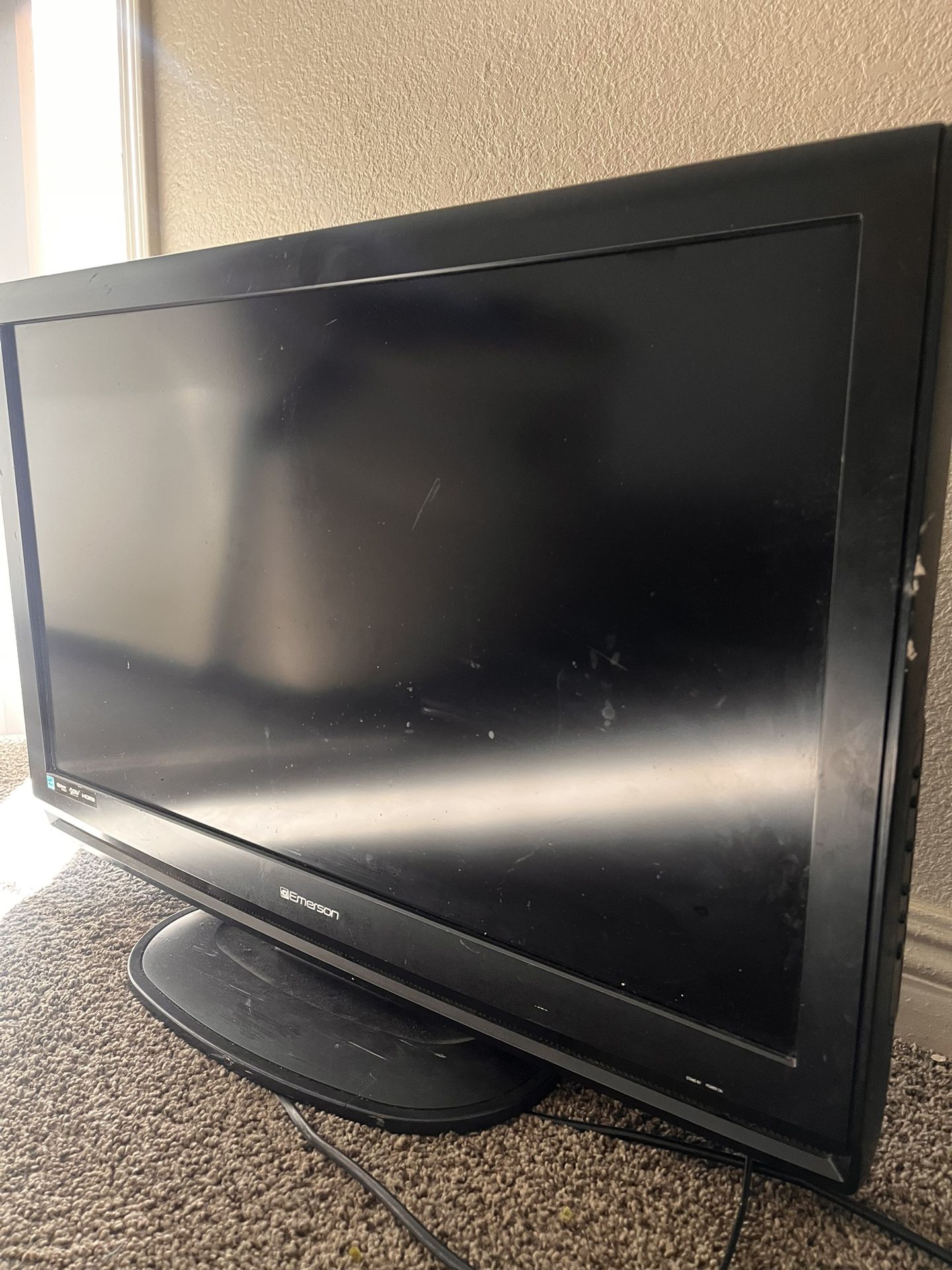 32’ TV