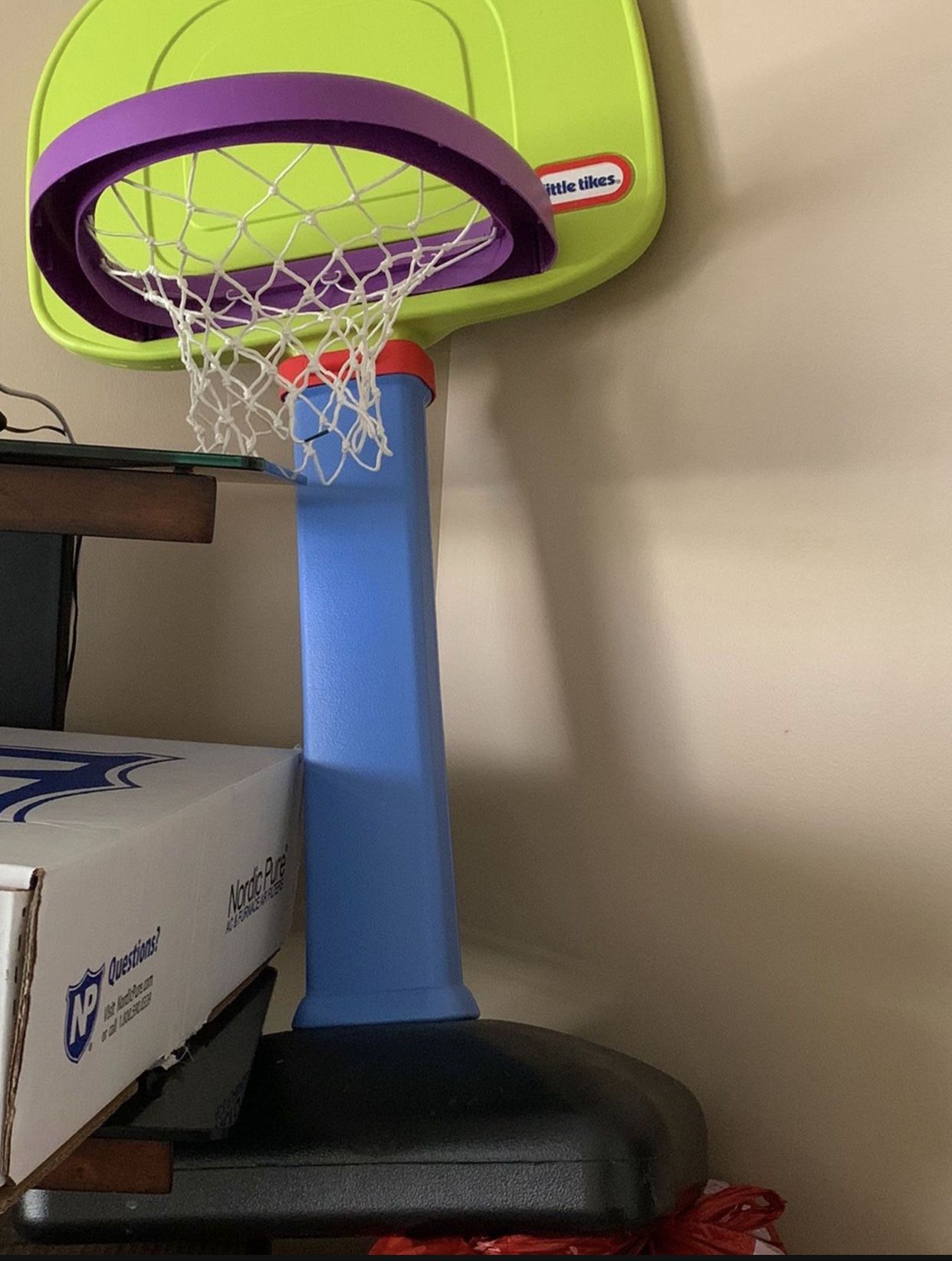 Adjustable Little Times Basketball Hoop