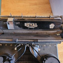 Antique Manual Typewriter 