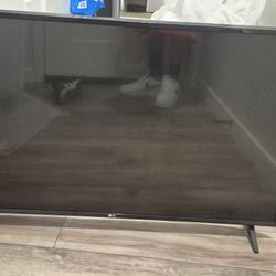 LG 43 in. Smart Tv