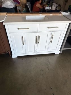 JEAREY 48-in Bathroom Vanity 48-in White Single Sink Bathroom Vanity with White Quartz Top (Fully