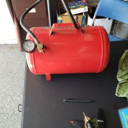 NAPA 5 Gal.Air Tank