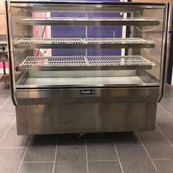 Leader Refrigerated Bakery Display Case 58x32