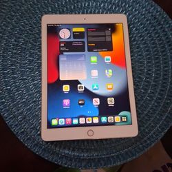 Apple IPad Air 64 Gigs 