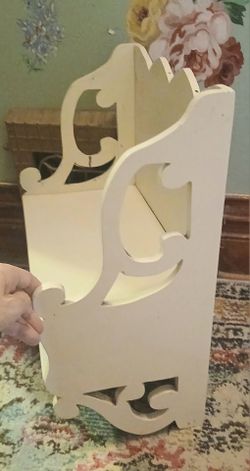 Vintage Classic French Cottage Style Small WALL SHELF! So CHARMING! - $35 (Washington Park, i25 and Alameda, Denver)