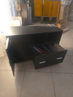 File Cabinet with Keys