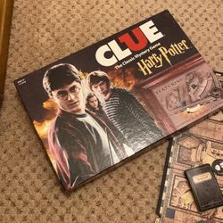 Harry Potter Clue Game & Hogwarts Felt Flag