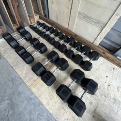 New pair of 5,10,15,20,25,30,45,50,55 and 60lb rubber dumbbells NEW IN BOX $630