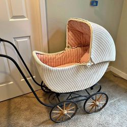Vintage-1900s-Baby-Stroller