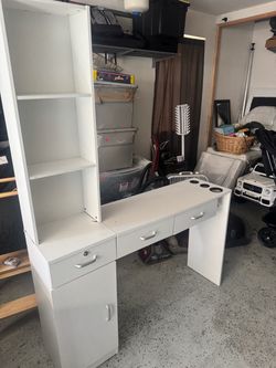 Salon desk for hair or skin