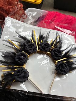 Crown with skulls