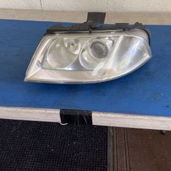 Volkswagen 2014 Passat Headlight