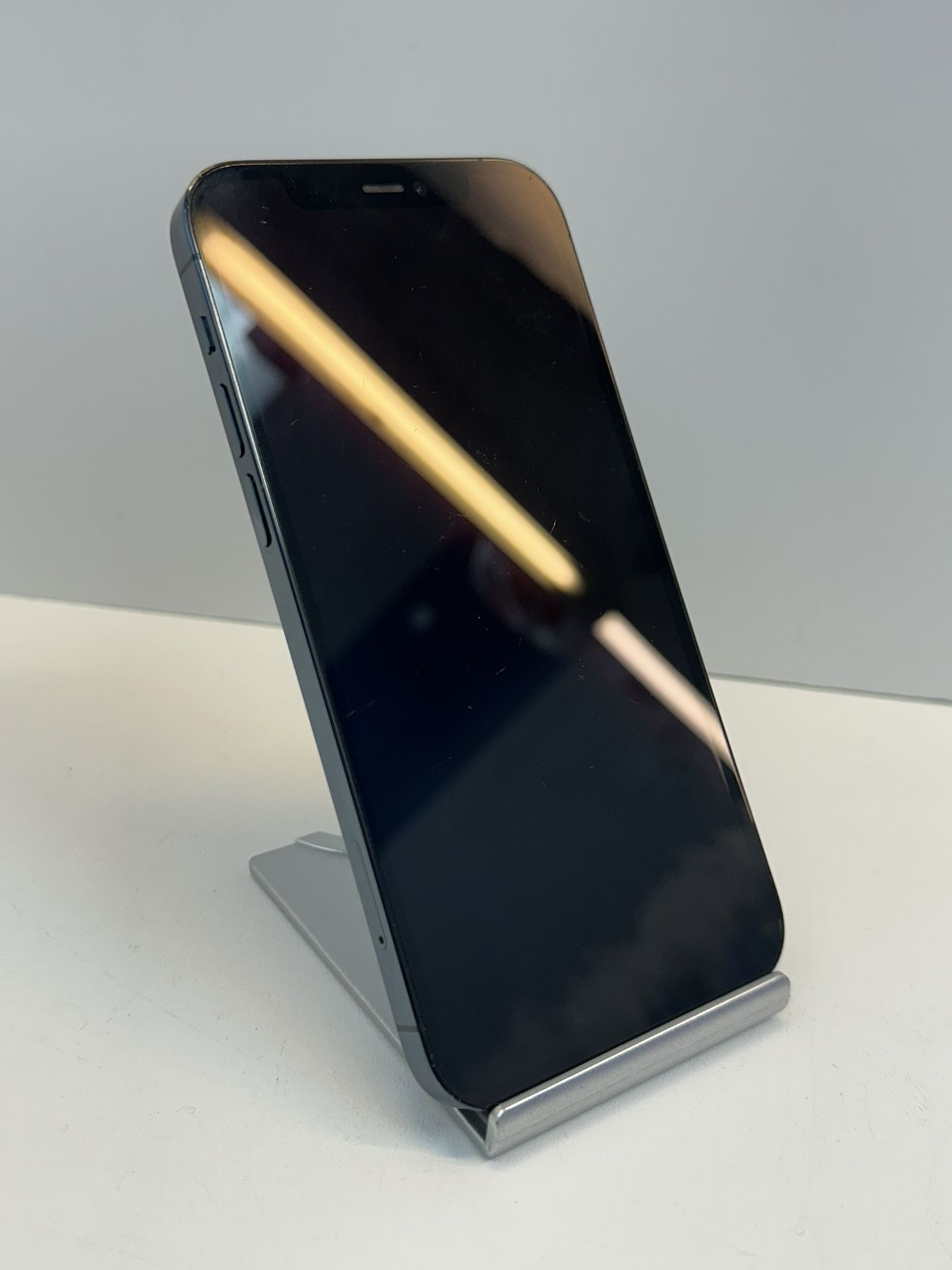 Apple iPhone 12 PRO 512gb. ( Fully Unlocked Device )
