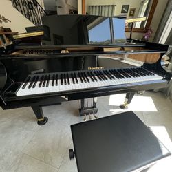 Baldwin BP152 Grand Piano  - Polished Ebony - Solid Alaskan Sitka Spruce Soundboard and Rib Material - Hard Maple Bridge