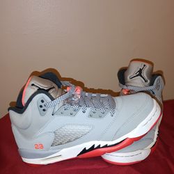 RETRO JORDAN 5S SIZE 7 WOMEN'S 