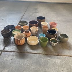 21 Small Ceramic And Clay Pots . $3 Each Or $30 For  All. 