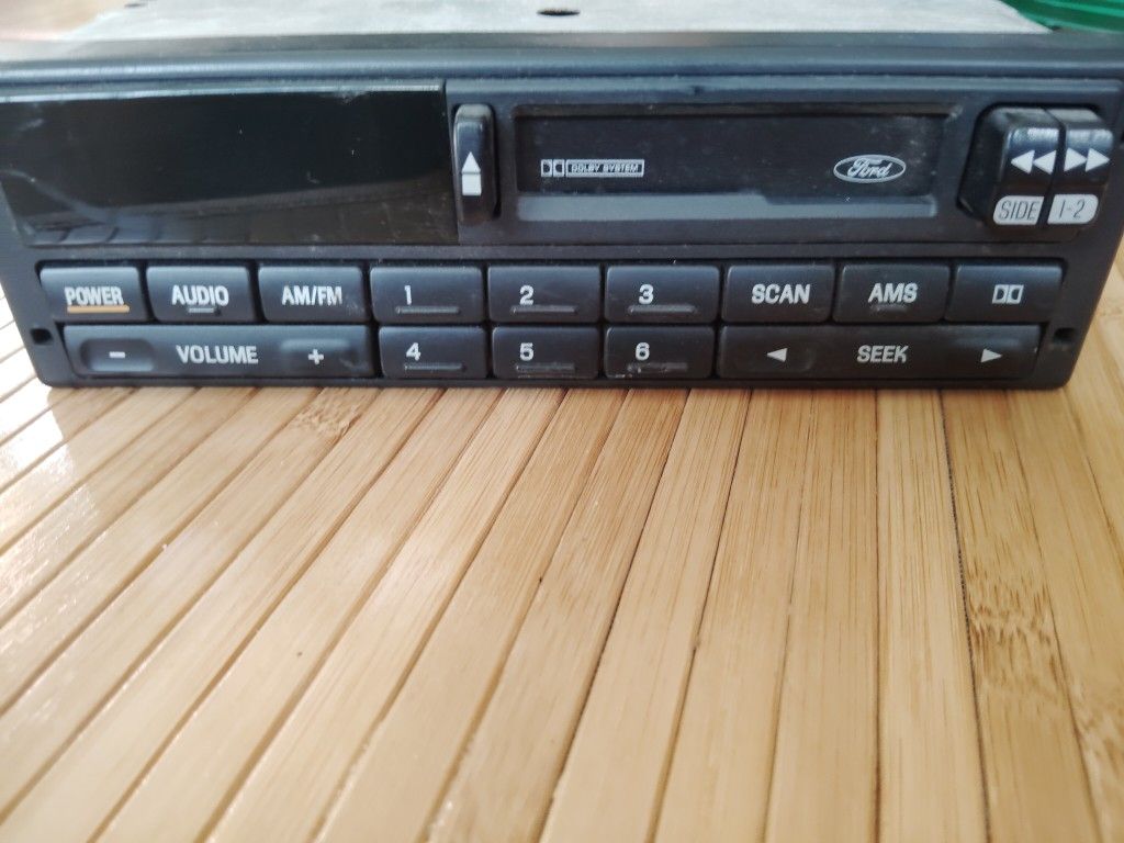 Ford Cassette Am/FM Radio