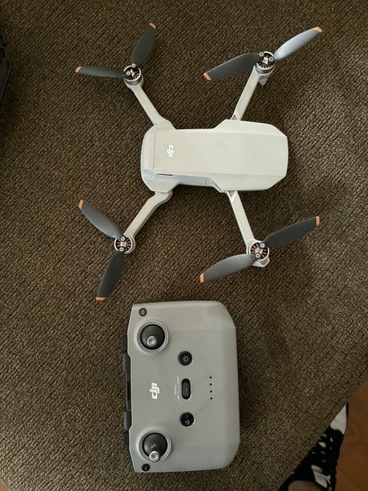 DJI - Mini 4K Drone with Remote Control