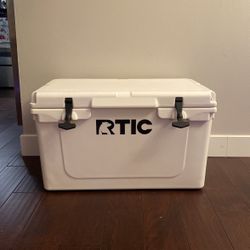 RTIC Cooler **RARELY USED**