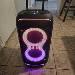 Jbl Partybox 320 With 2 Batteries 