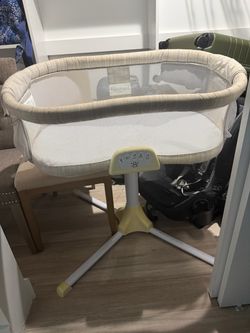 Halo Swing Bassinet