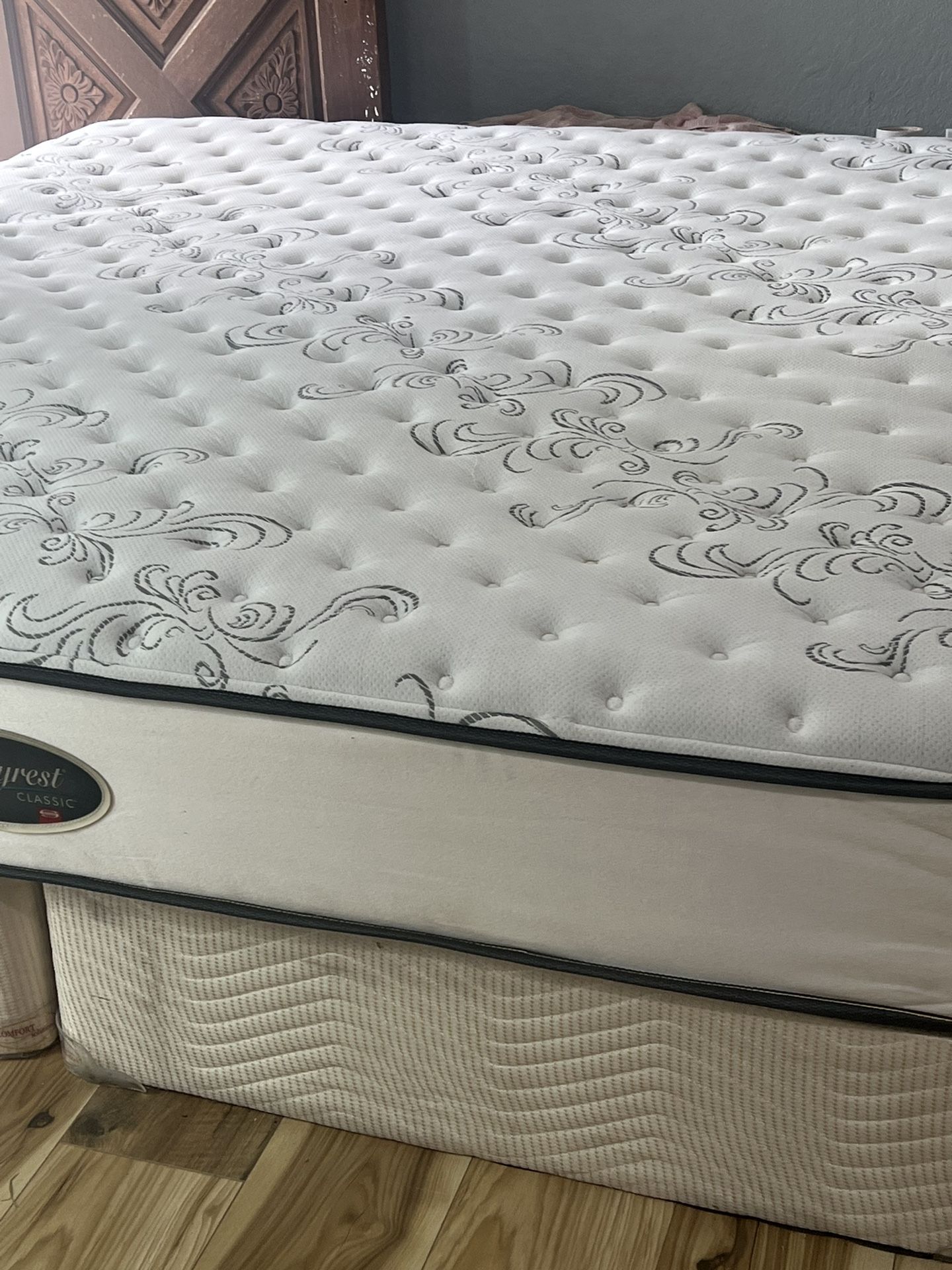 USED KING SIZE BEAUTYREST MATTRESS WITH BOX SPRING DELIVERY 🚚 AVAILABLE