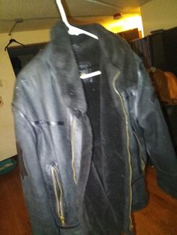 Genuine Leather Black Winter Coat With Real Fur To Keep U Warm On The Inside. Size 5xl.