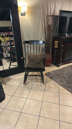 Antique Rocking Chair 