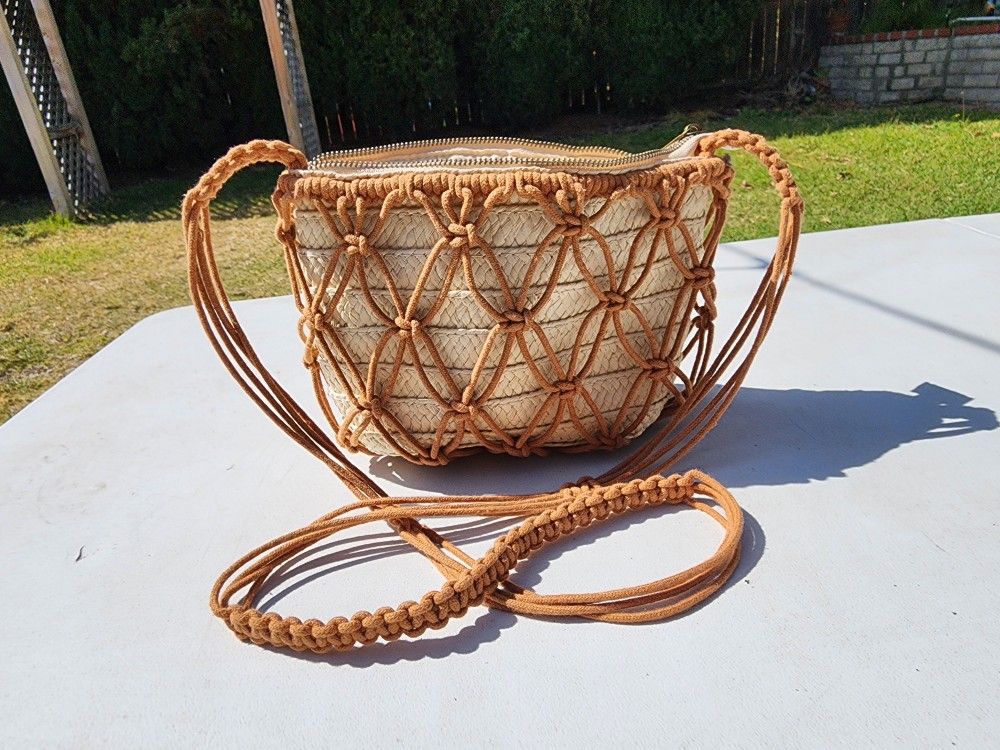 Universal Threads Small Purse