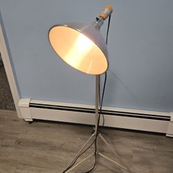 Lamp With Tripod