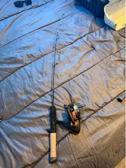 Ugly stick dock runner with xy6000 reel