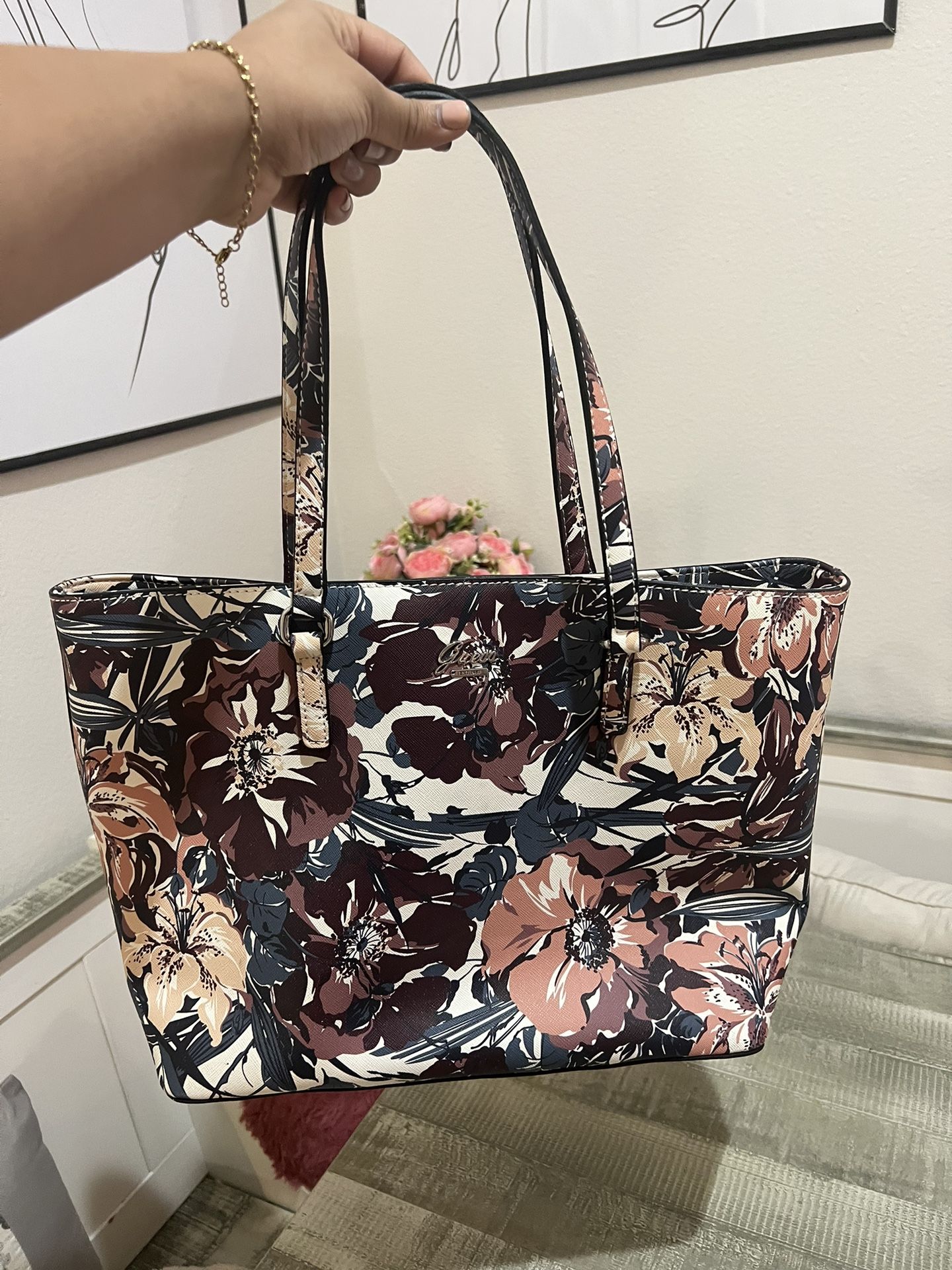 Guess Hand Bag Purse