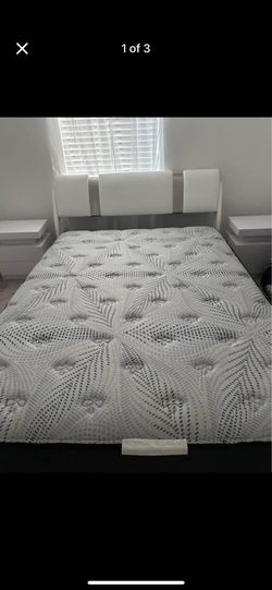 Queen Bed + Sleepys Sealy Mattress