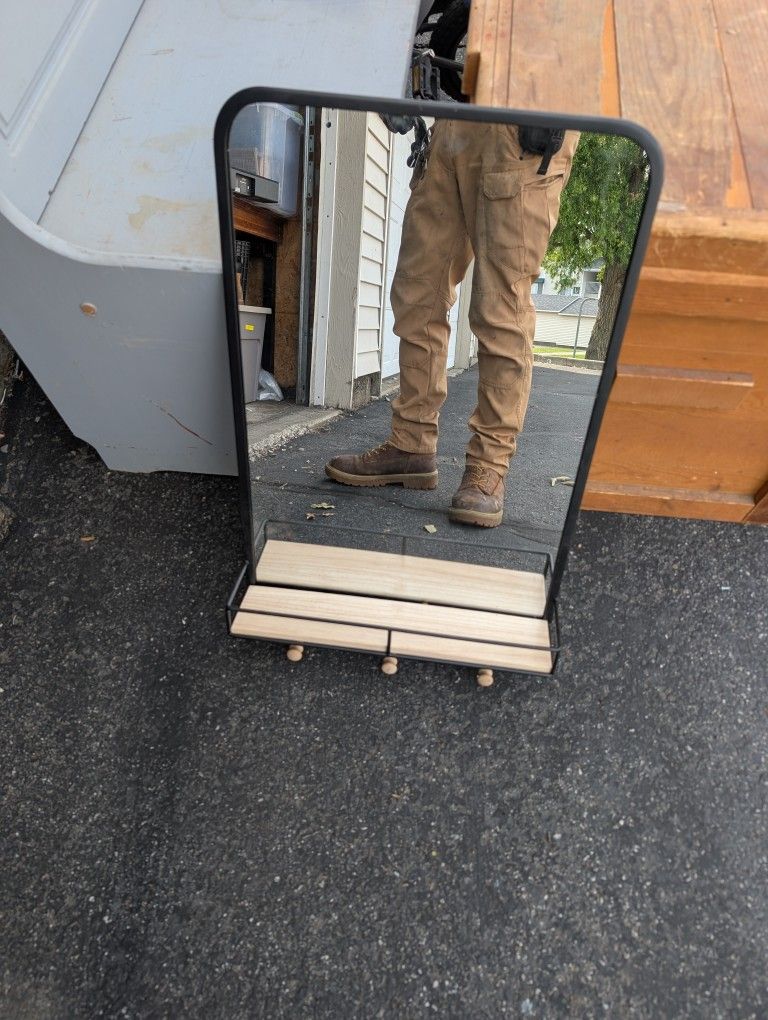 Mirror+Shelf With Key Or Coat Hanger