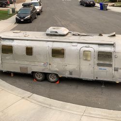 1977 Airstream Sovereign International 